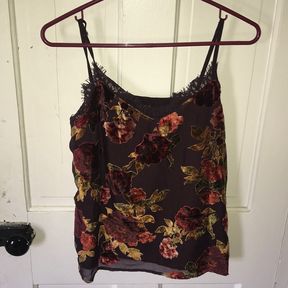 Burgundy lace tank top w believer flower details